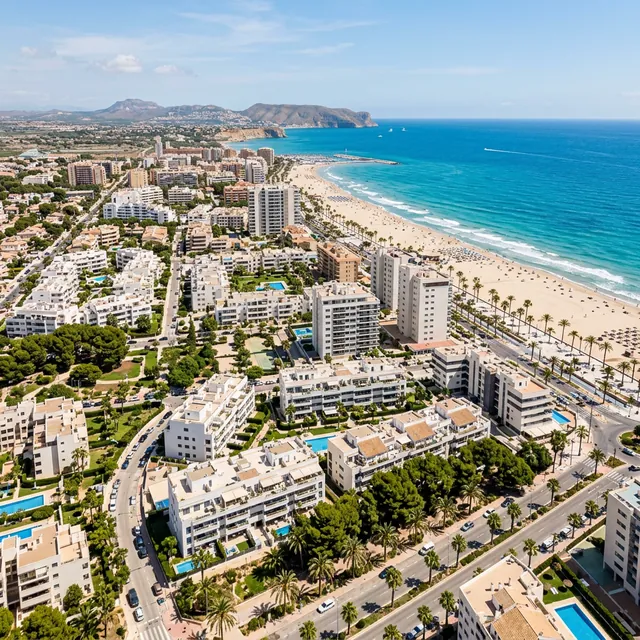 Vista panorámica de San Juan de Alicante – zona residencial y playa donde realizamos reformas